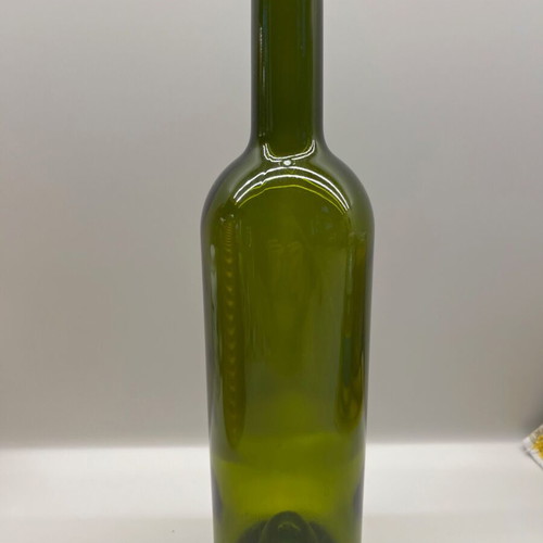 Wine Bottles like new, pack of 540 with embossed grape cluster design