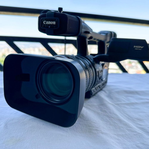 Canon XH A1E Professional HDV Camcorder like new