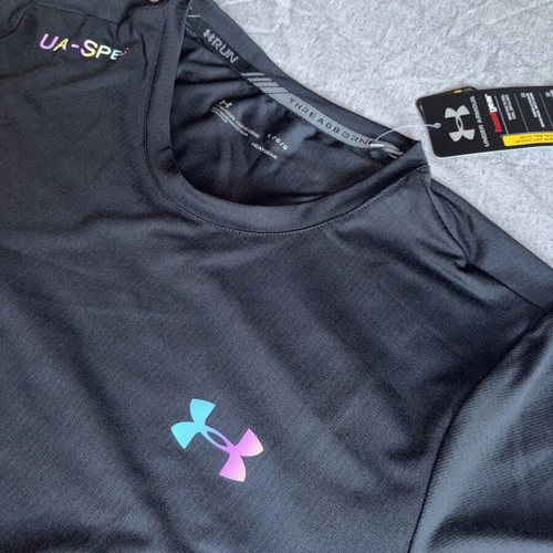 Under Armour Tee new, reflective, size L, black