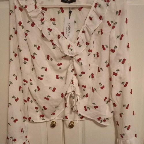Cherry print blouse new, thin fabric, gathers and frills