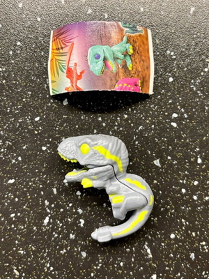 Funko Pop Kinder Joy Jurassic World σε γκρι χρώμα σαν καινούργιο