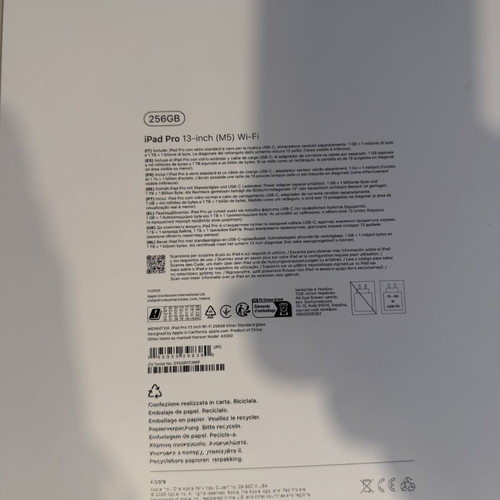iPad Pro M5 13 with Magic Apple Keyboard, Apple Pencil Pro, Nomad folio case, tempered glass