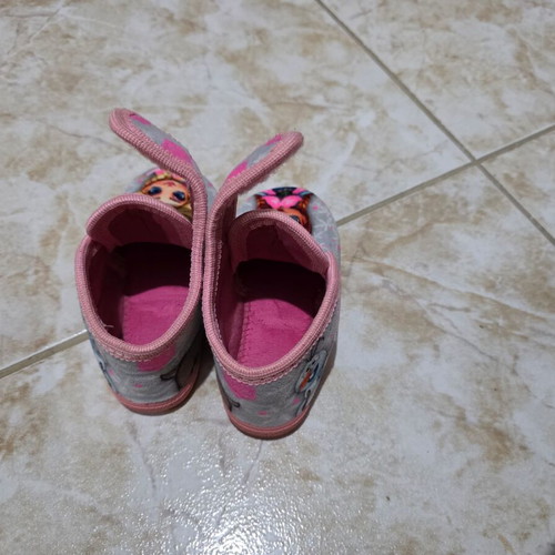 Frozen Anatomical Winter Slippers Size 23 Like New