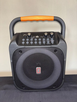 Karaoke speaker like new with two Bluetooth microphones and cables