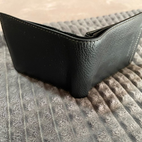 Diplomat men's leather wallet like new, black