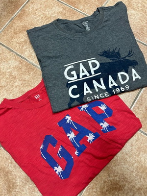GAP XXL T-shirts like new, 1 red with palms and 1 grey with Canada print