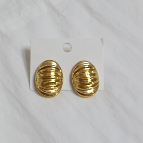 Vintage gold-tone women's stud earrings new