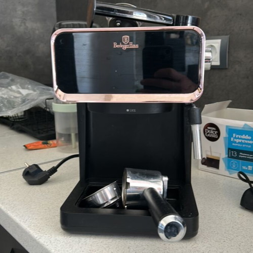 Berlinger Haus espresso machine BH-9732 950W black with grinder and coffee beans