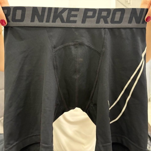 Nike thermal kids shorts size M black like new