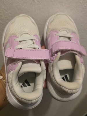 Αθλητικά παπούτσια Adidas, νούμερο 25, άσπρα και μωβ