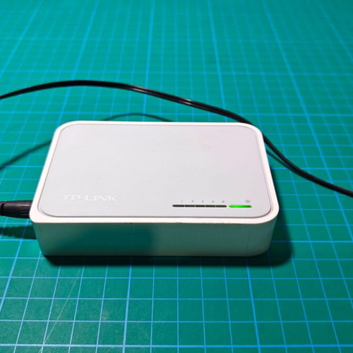 TP-Link 5-Port 10/100Mbps Desktop Switch used, model TL-SF1005D