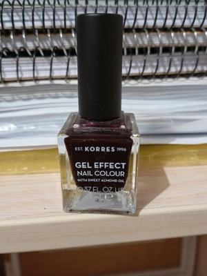 Korres Gel Effect Nail Colour 77 Sequins Plum καινούργιο