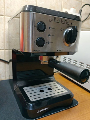 Gruppe Espresso Machine CM4677 1050W 20bar used, for repair