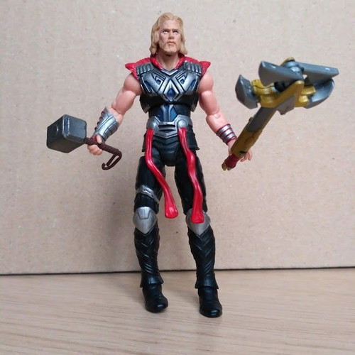 Thor & Loki (2 figures), Marvel/Hasbro, in excellent condition, package 12€