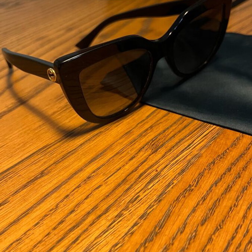 Gucci oversized sunglasses like new, black