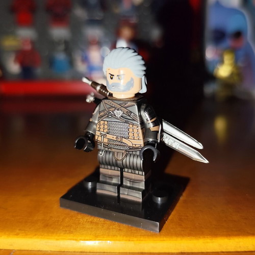 Φιγούρα Geralt of Rivia από The Witcher 3 σαν καινούργιο με αξεσουάρ