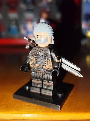 Φιγούρα Geralt of Rivia από The Witcher 3 σαν καινούργιο με αξεσουάρ