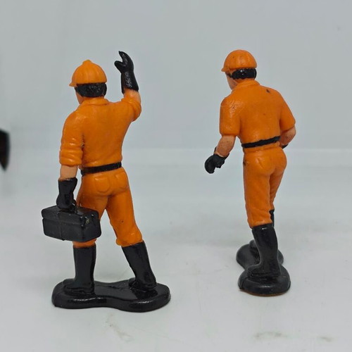 Vintage collectible worker figures set of 2 like new
