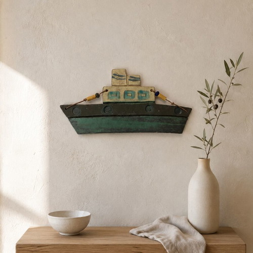Ceramic wall boat with beads, 23 × 12 cm