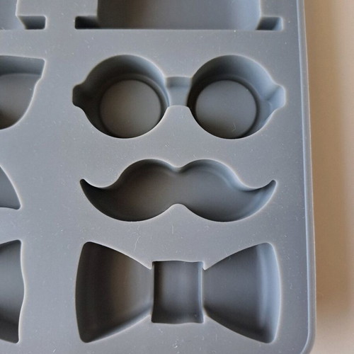 The Gentleman's Ice Tray silicone ice cube mold new