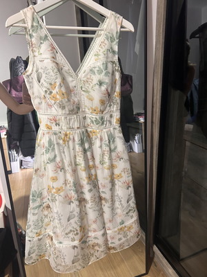 Φόρεμα Lynne medium 38 μεταχειρισμένο, άσπρο και πολύχρωμο