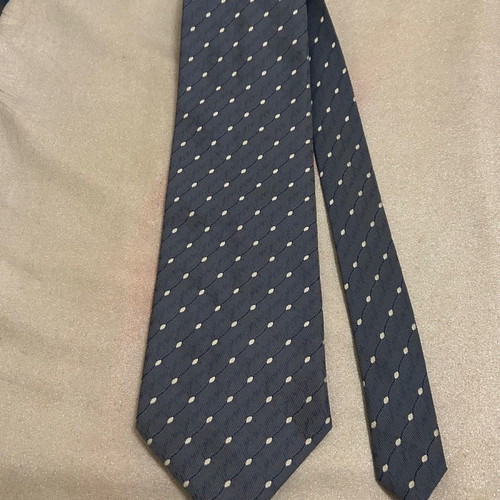 Fanstyle tie used