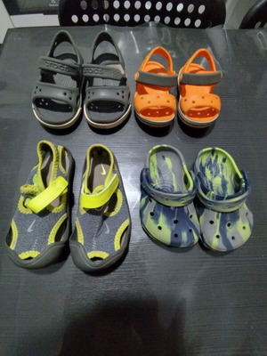 Βρεφικά παπουτσάκια Crocs καλοκαιρινά σαν καινούργια, όλα μαζί