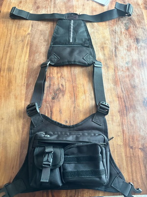 Vest bag like new, easy to wear