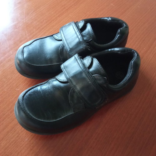 Black scarpe shoes size 32 like new