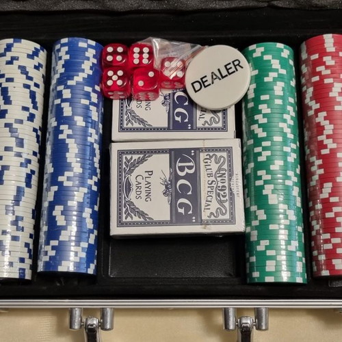 Poker and Roulette Chips and Playing Cards Set new, 300 chips, 2 decks, dice