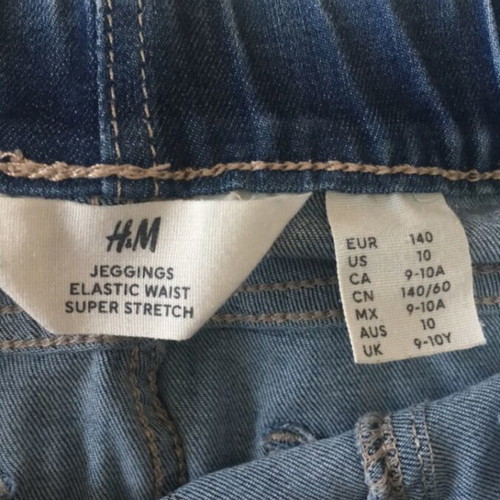 Τζιν παντελόνι για κορίτσια H&M σαν καινούργιο, ελαστικό, μπλε, 9-10 ετών