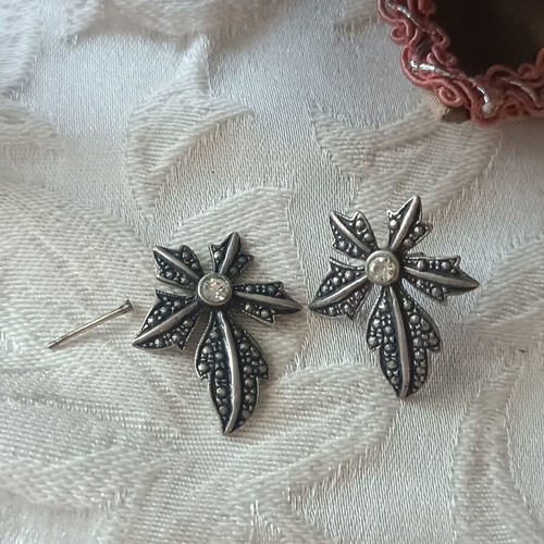 Silver Earrings 925 used, need repair, with silver clasps