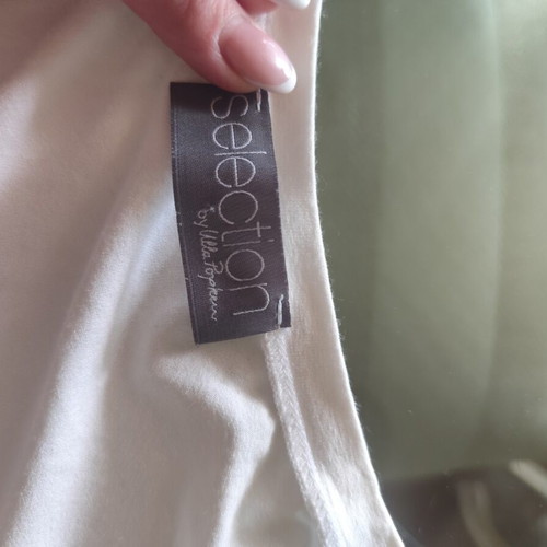 Viscose T-shirt like new, gold color, sizes XL and XXL