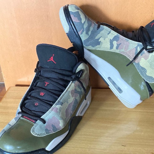 Jordan Dub Zero Olive Camo athletic shoes used, size 44