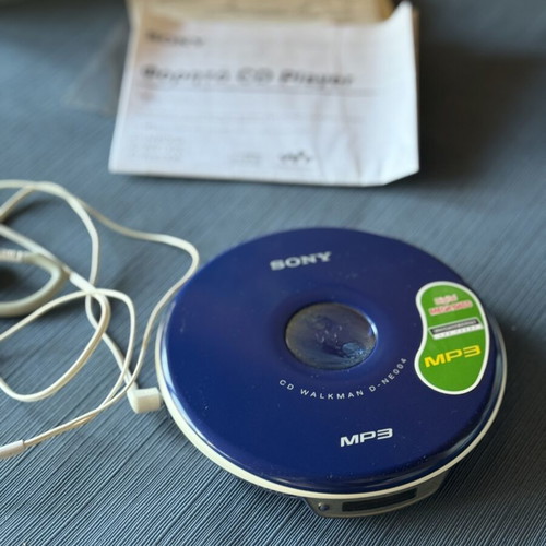 Sony D-NE004 CD Walkman new, portable MP3 player
