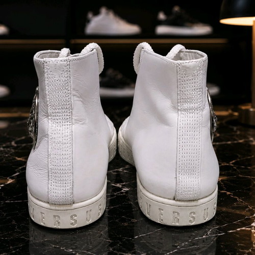 Versace Versus Lion Head sneakers size 43 like new, white leather