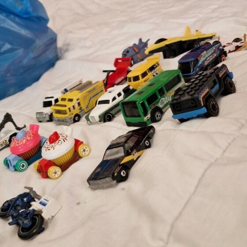 Hot Wheels toy cars like new