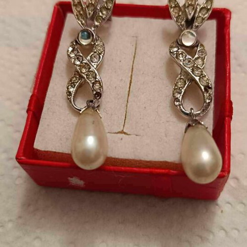 Branded earrings like new with two 925 stamps, gray