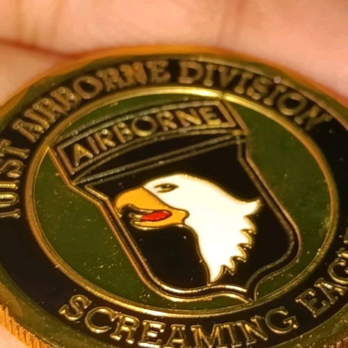 101st Airborne Division Screaming Eagles commemorative coin like new