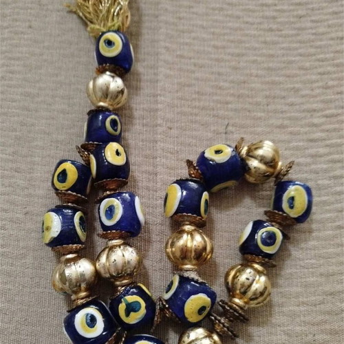 Matohandra komboloi used with gold garlic replicas