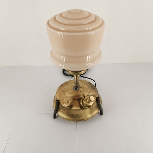 Lamp composition gas stove with opaline glass used