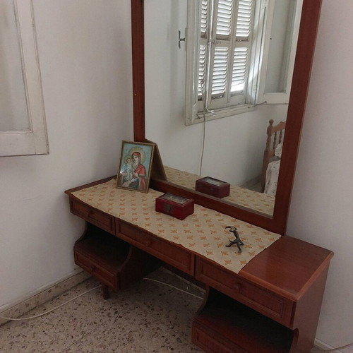 Bedroom vanity used