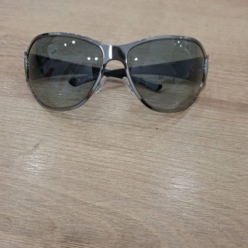 Gucci sunglasses like new, gray