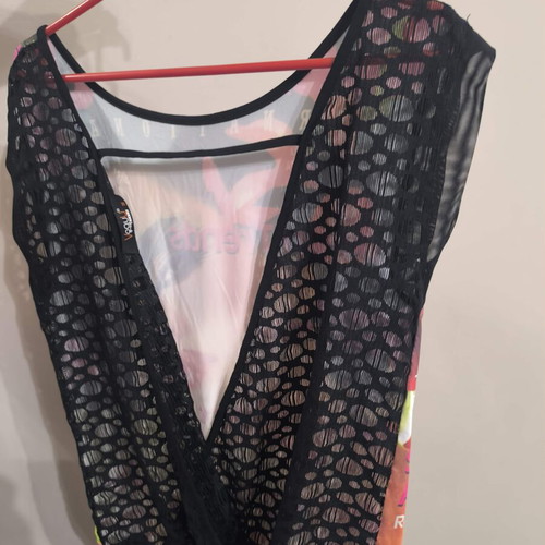 Blouse with sexy back