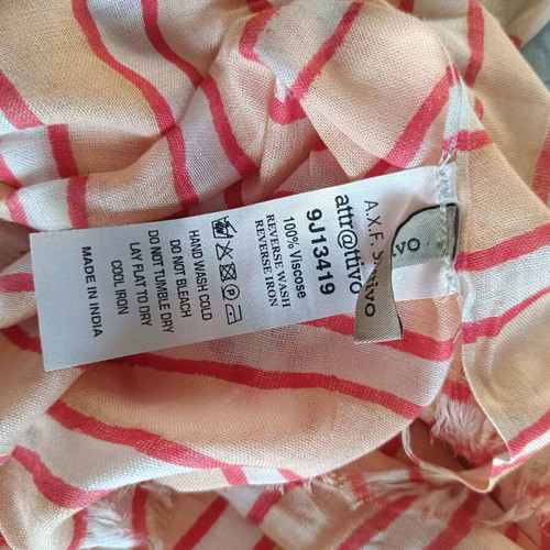 Attrattivo scarf like new, yellow