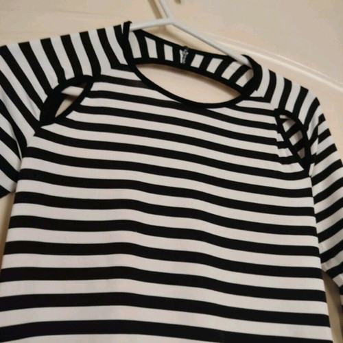 Sarah Lawrence women's blouse with back opening like new, size M