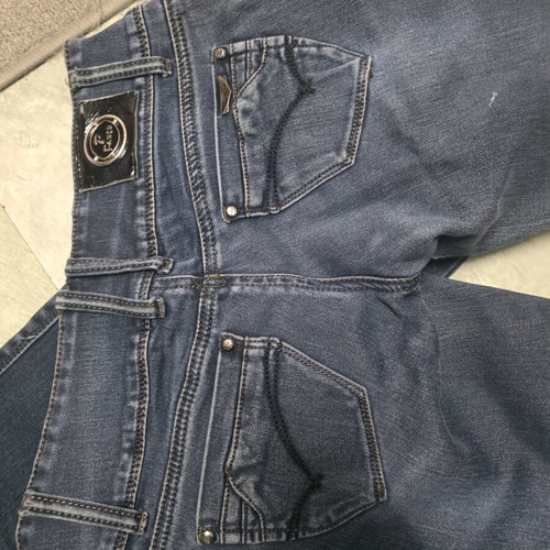 Fanco women's blue jeans like new, size 29