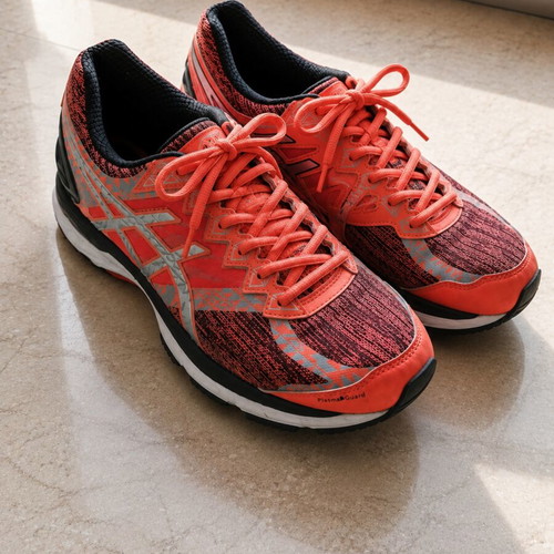 Asics GT-2000 4 Lite-Show T6F9N-0693 coral running shoes, size 40.5