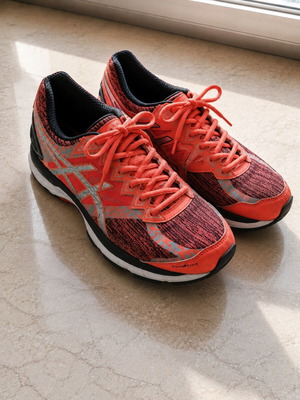 Asics GT-2000 4 Lite-Show T6F9N-0693 coral running shoes, size 40.5