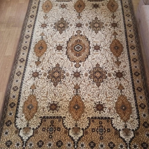 Rug 2.5×1.60 like new, large size